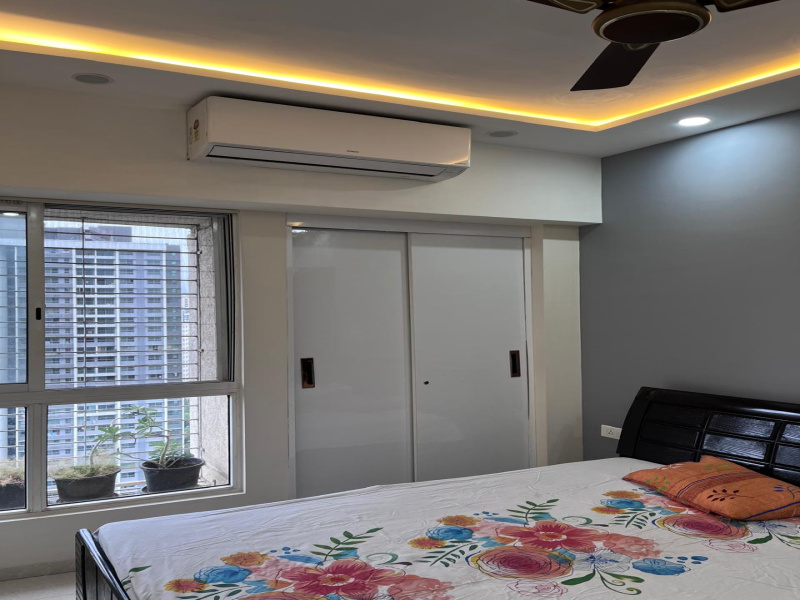 2 BHK Apartment 672 Sq.ft. for Rent in Kolshet Road, Thane