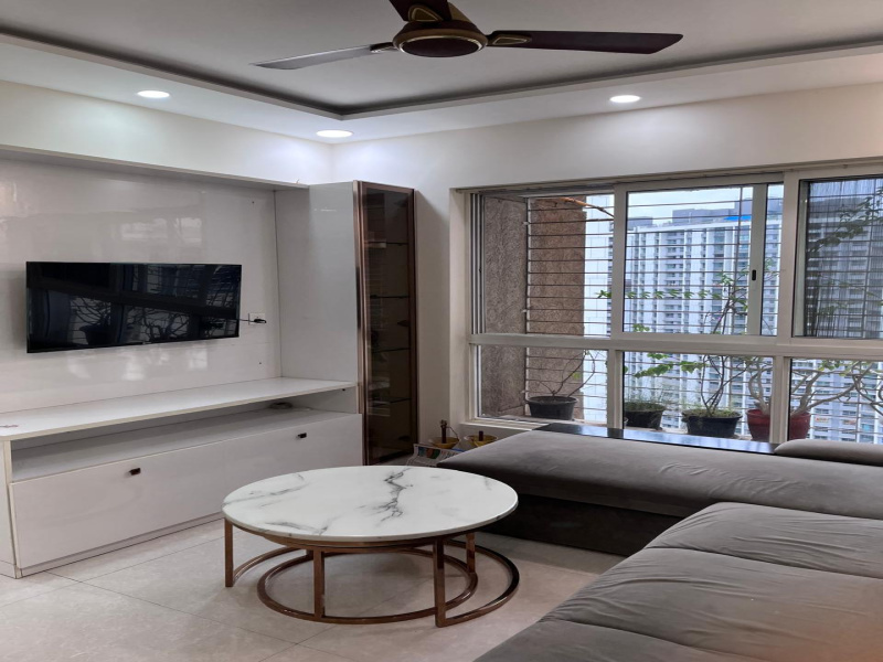 2 BHK Apartment 672 Sq.ft. for Rent in Kolshet Road, Thane
