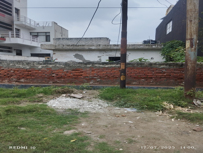  Residential Plot 300 Sq. Meter for Sale in Block B Sector 51, Noida