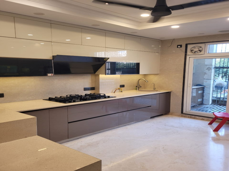 6 BHK House 162 Sq. Meter for Sale in Sector 105 Noida