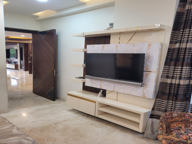 6 BHK House 162 Sq. Meter for Sale in Sector 105 Noida