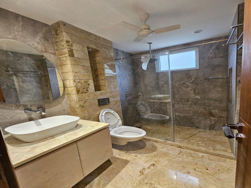 3 BHK 1950 Sq.ft. Apartment for Sale in Safdarjung Enclave, Delhi