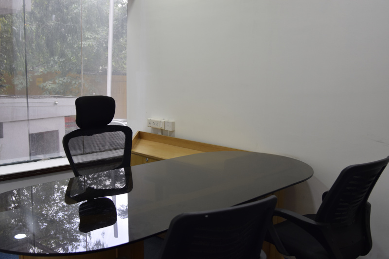  Office Space 2650 Sq.ft. for Rent in Cunningham Road, Bangalore