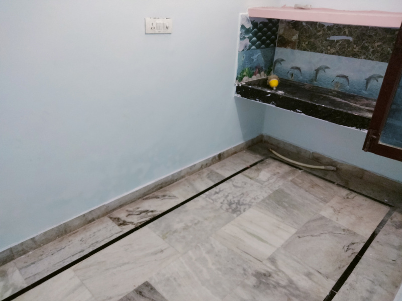 2 BHK Builder Floor 400 Sq.ft. for Rent in Yashoda Nagar, Kanpur