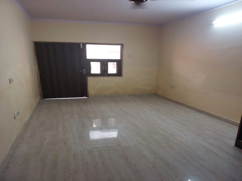 2 BHK Builder Floor 880 Sq.ft. for Rent in Regar Pura, Karol Bagh, Delhi