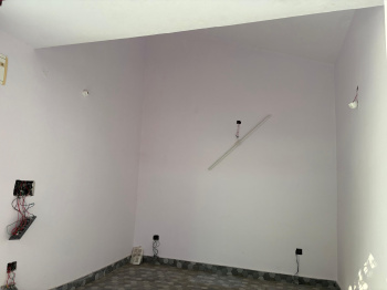  Commercial Shop for Rent in Ignou Road, Delhi