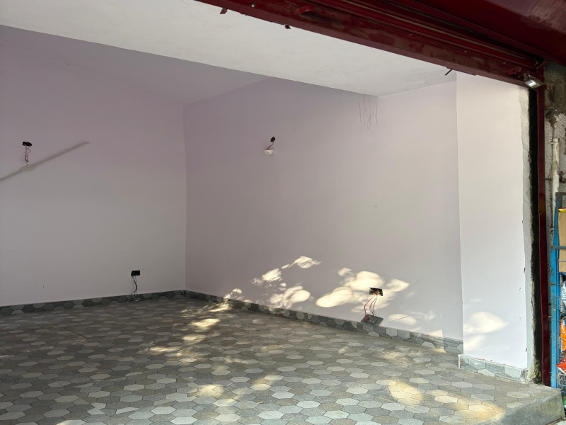  9 Sq. Meter Commercial Shop for Rent in Ignou Road, Delhi