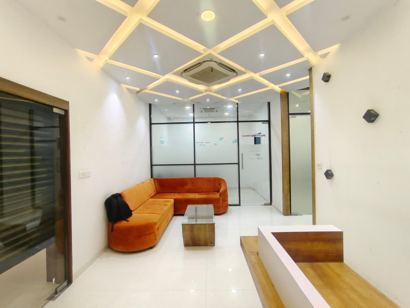  2350 Sq.ft. Office Space for Rent in University Road, Pune