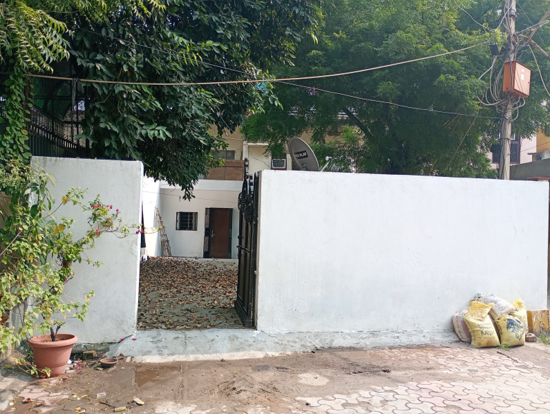 2.5 BHK 1800 Sq.ft. House for Rent in Srinivas Puri, Delhi