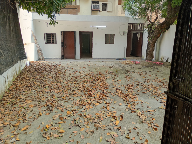 2.5 BHK 1800 Sq.ft. House for Rent in Srinivas Puri, Delhi