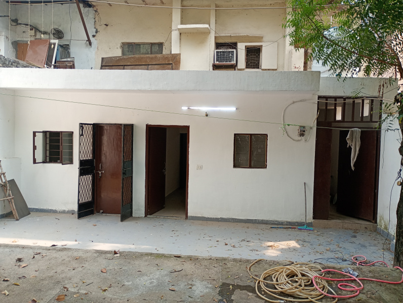2.5 BHK 1800 Sq.ft. House for Rent in Srinivas Puri, Delhi