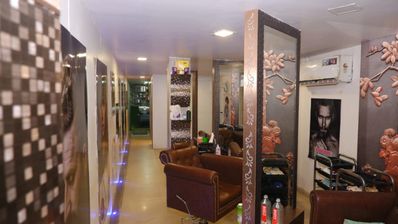 700 Sq.ft. Showroom for Rent in 80 Feet Road, Kanpur