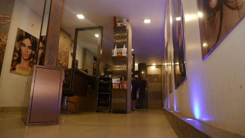 700 Sq.ft. Showroom for Rent in 80 Feet Road, Kanpur