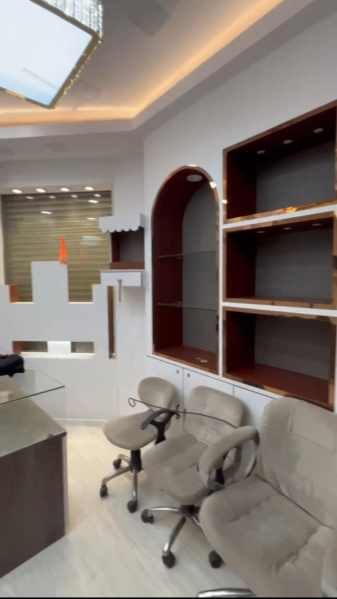  167 Sq.ft. Commercial Shop for Rent in Acharya Niketan, Mayur Vihar, Delhi