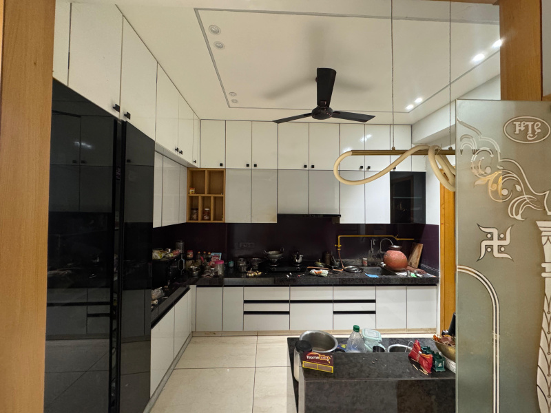 3 BHK 1900 Sq.ft. Apartment for Rent in New C G Road, Ahmedabad