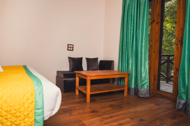  5000 Sq.ft. Hotels for Sale in Kulu Manali Road, Kullu