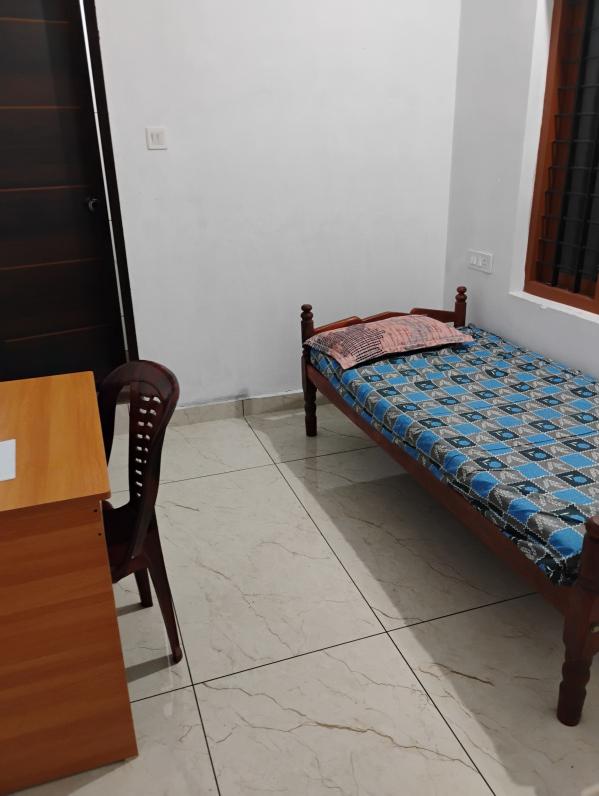 1 BHK 200 Sq.ft. Builder Floor for Rent in Kannamkulangara, Thrissur