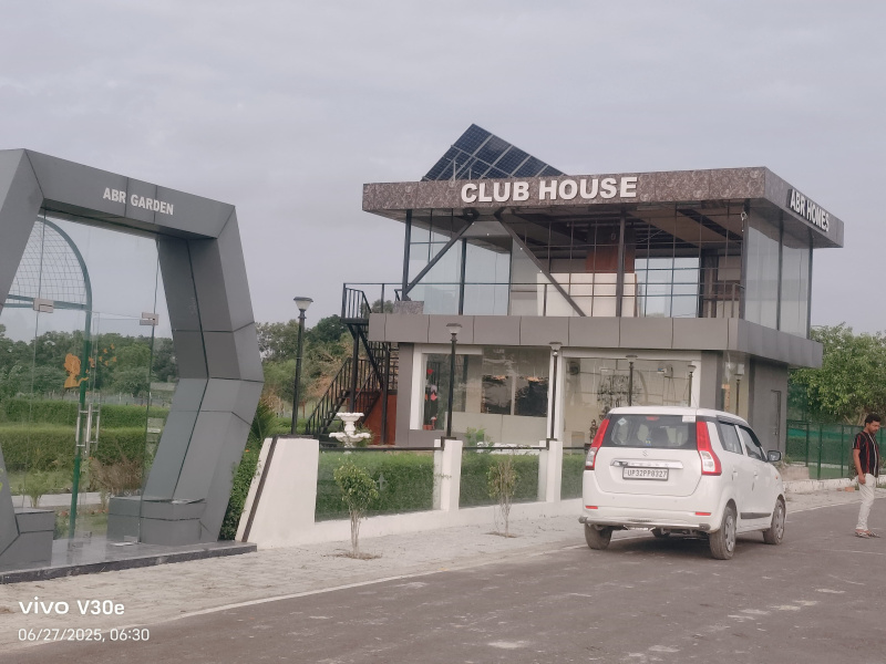  2400 Sq.ft. Residential Plot for Sale in New Jail Road, Lucknow
