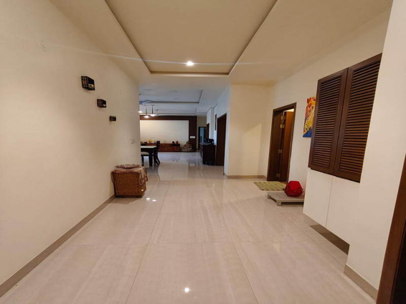 4 BHK 3700 Sq.ft. Apartment for Rent in Vaishno Devi Circle, Sarkhej, Ahmedabad