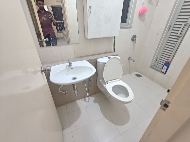 2 BHK 1080 Sq.ft. Apartment for Rent in Vaishno Devi Circle, Sarkhej, Ahmedabad