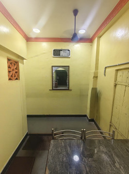  220 Sq.ft. Commercial Shop for Rent in Singarathope, Tiruchirappalli