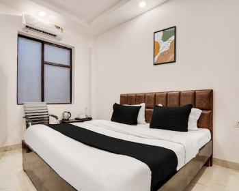  Guest House for Rent in Sector 17 Rohini, Delhi
