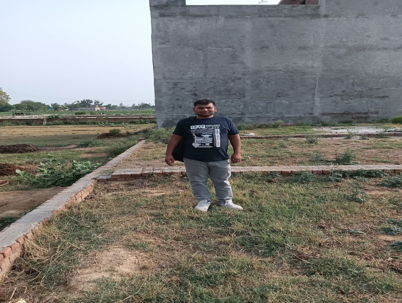  102 Sq. Yards Residential Plot for Sale in Awas Vikas Colony, Bulandshahr