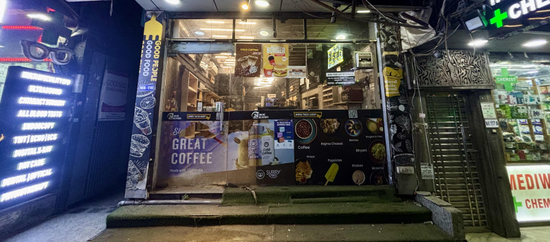  900 Sq.ft. Commercial Shop for Rent in Bank Enclave, Laxmi Nagar, Delhi