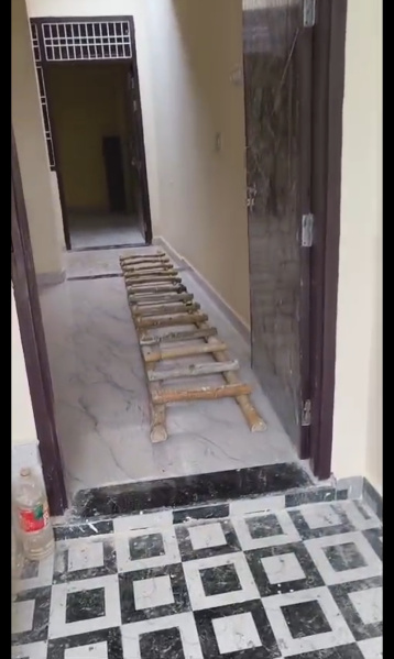 2 BHK 500 Sq.ft. House for Sale in Budheshwar, Lucknow