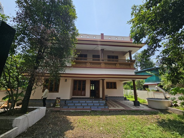 4 BHK 2000 Sq.ft. House for Sale in Aluva, Ernakulam