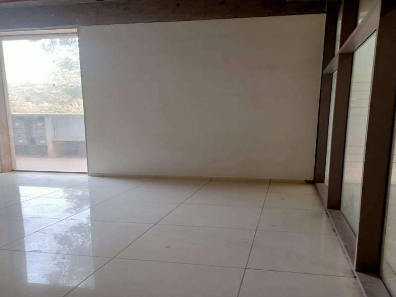  562 Sq.ft. Commercial Shop for Rent in Motera, Ahmedabad