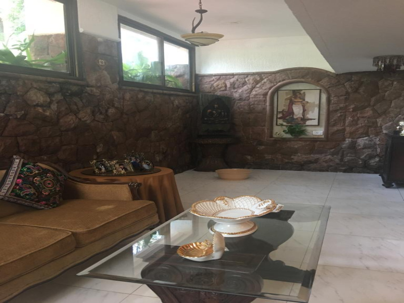 5 BHK 5600 Sq.ft. House for Sale in Juhu, Mumbai