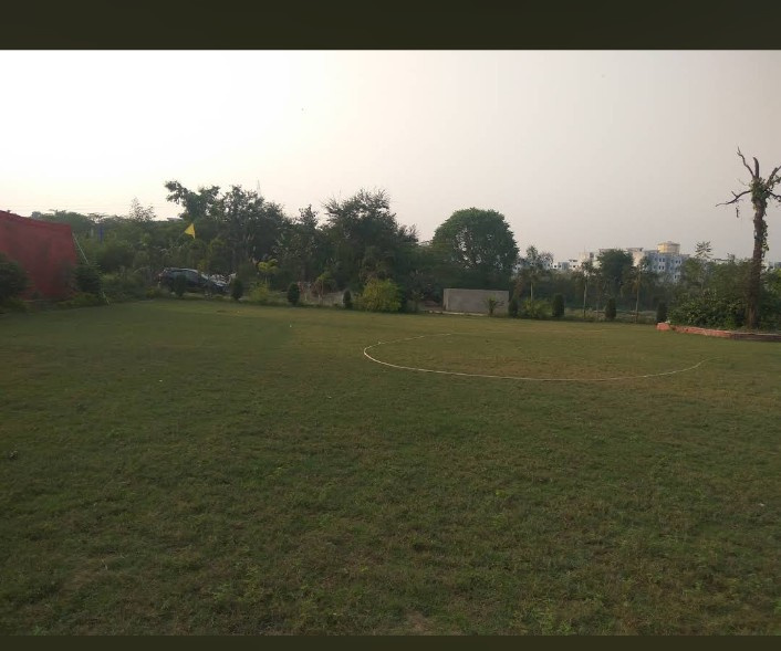  200000 Sq.ft. Commercial Land for Rent in Kisan Path, Lucknow