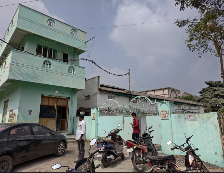  1000 Sq. Yards Commercial Shop for Sale in Reddypalem, Guntur