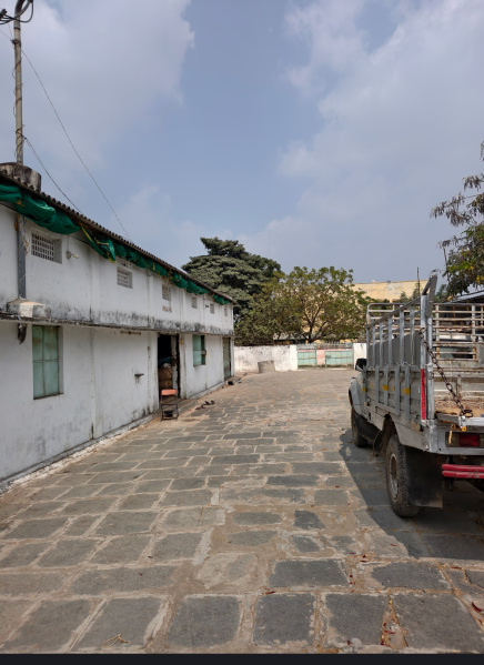  1000 Sq. Yards Commercial Shop for Sale in Reddypalem, Guntur