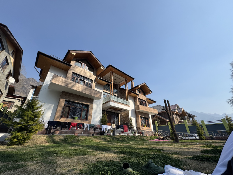 7 BHK 9801 Sq.ft. House for Sale in Nishat, Srinagar