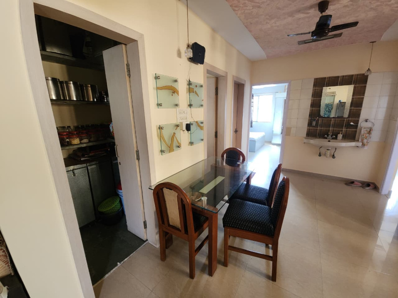 2 BHK 1250 Sq.ft. Apartment for Rent in Piplod, Surat