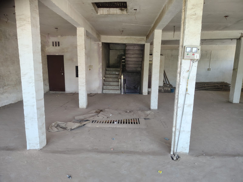  2300 Sq.ft. Commercial Shop for Rent in Sector 7 Sikandra, Agra
