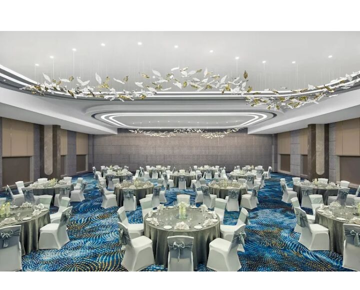  240000 Sq.ft. Hotels for Sale in Andheri East, Mumbai