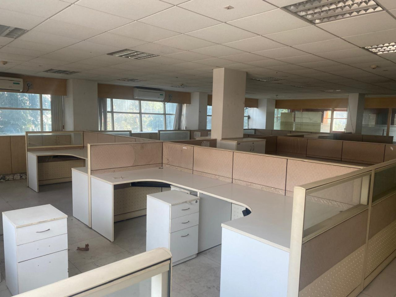  5800 Sq.ft. Office Space for Rent in Sanjay Place, Agra