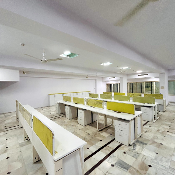  5500 Sq.ft. Office Space for Rent in Old Nagardas Cross Road, Andheri East, Mumbai