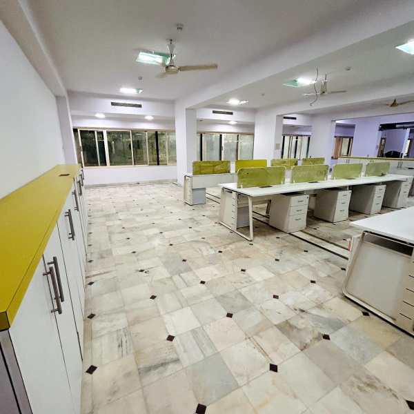  5500 Sq.ft. Office Space for Rent in Old Nagardas Cross Road, Andheri East, Mumbai
