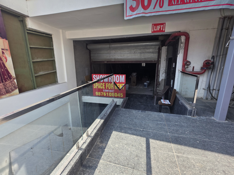  3050 Sq.ft. Showroom for Rent in Mall Road, Mall Road, Ludhiana