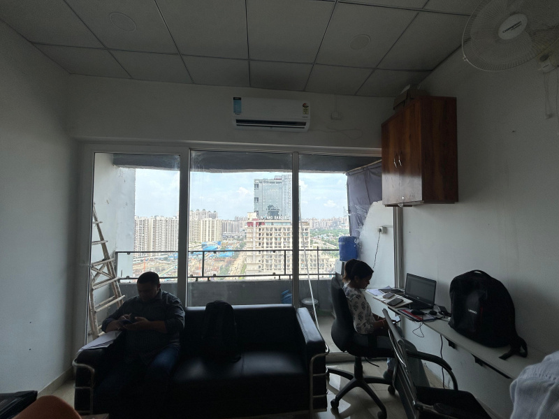  1600 Sq.ft. Office Space for Sale in Gaur City 1 Sector 16C Greater Noida