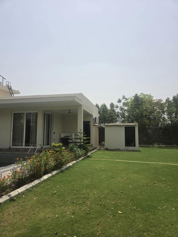 3 BHK 43560 Sq.ft. Farm House for Sale in Sohna, Gurgaon