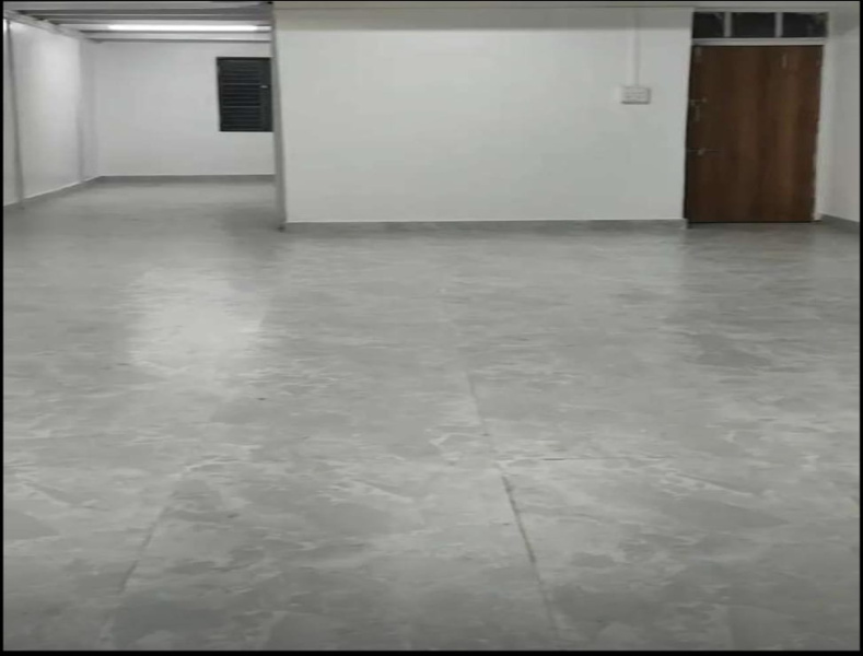  Commercial Shop 750 Sq.ft. for Rent in Radhika Road, Satara