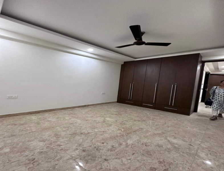 4 BHK Builder Floor 2410 Sq.ft. for Rent in DLF Phase IV, Gurgaon