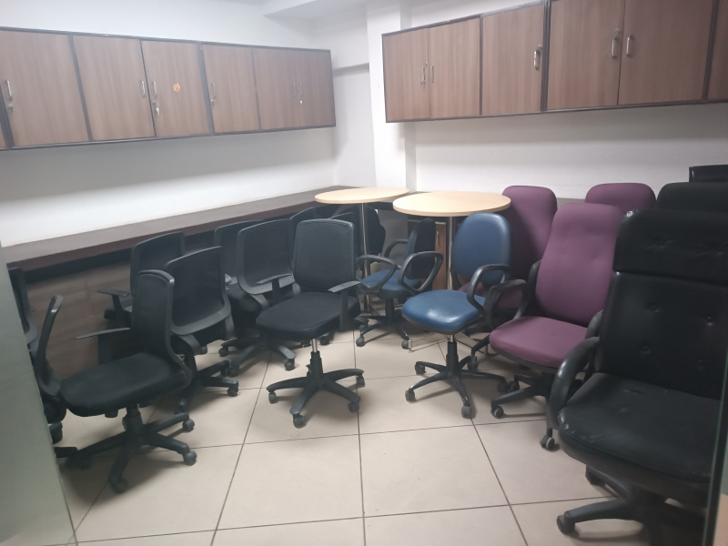  Office Space 1800 Sq.ft. for Sale in Green Park, Delhi