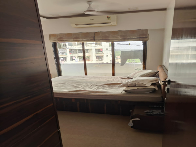 2 BHK Apartment 850 Sq.ft. for Rent in Kandivali West, Mumbai