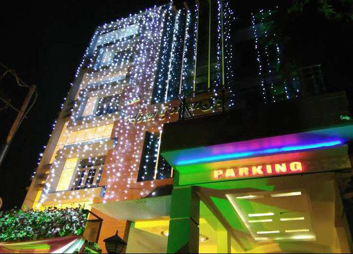 Hotels 30000 Sq.ft. for Sale in Charbagh, Lucknow
